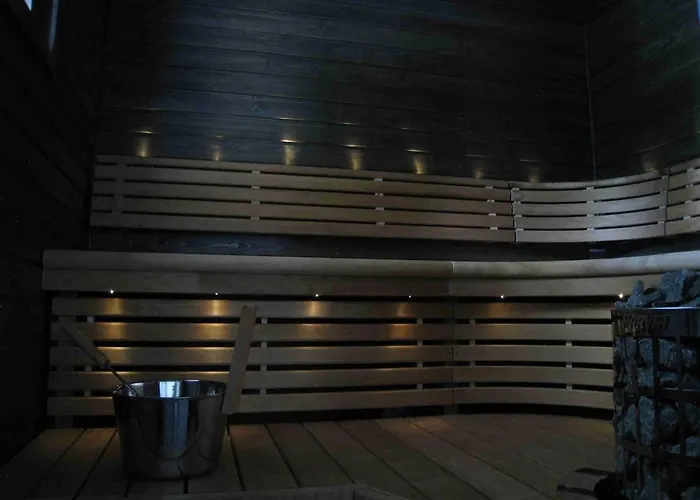 Rusinlahti, Private فيلة *