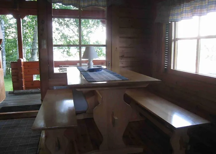 Rusinlahti, Private فيلة