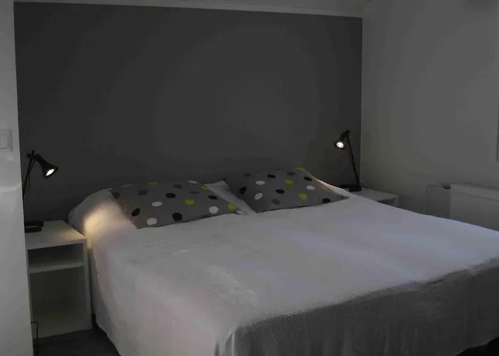 Rusinlahti, Private فيلة